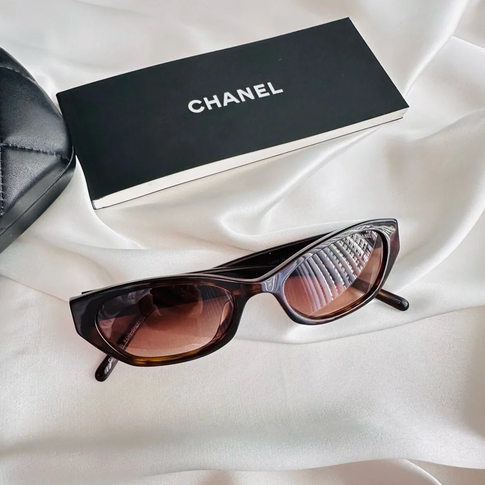 New Rare CHANEL Sunglasses Rectangle A71280